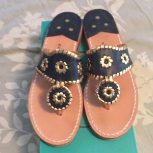 New in box. Jack Rogers. Nantucket Gold.